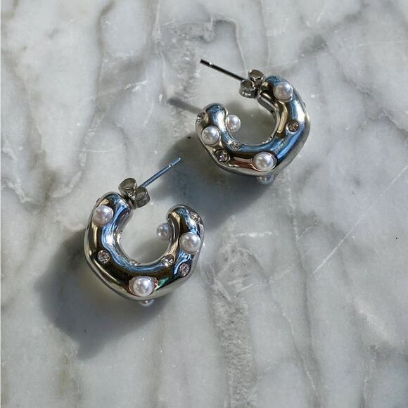 silver pearl hoop earrings H137 - Picture 1 of 4
